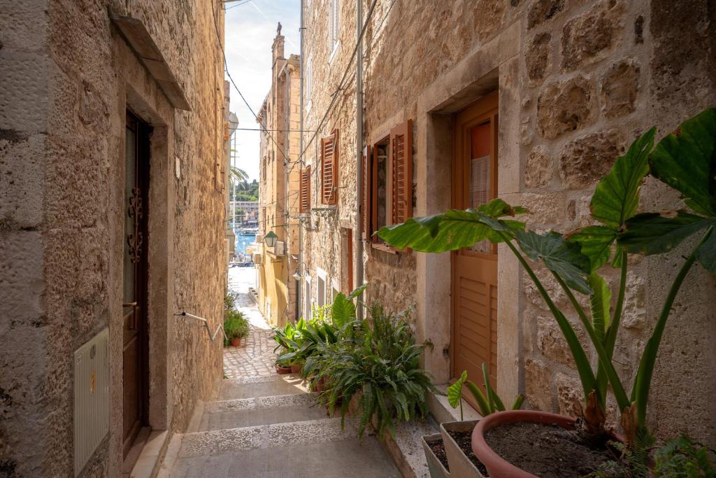 Mandina Riviera - ZF Hvar 3