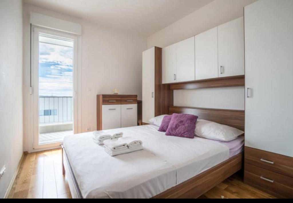 Allora apartment with panoramic sea view 2