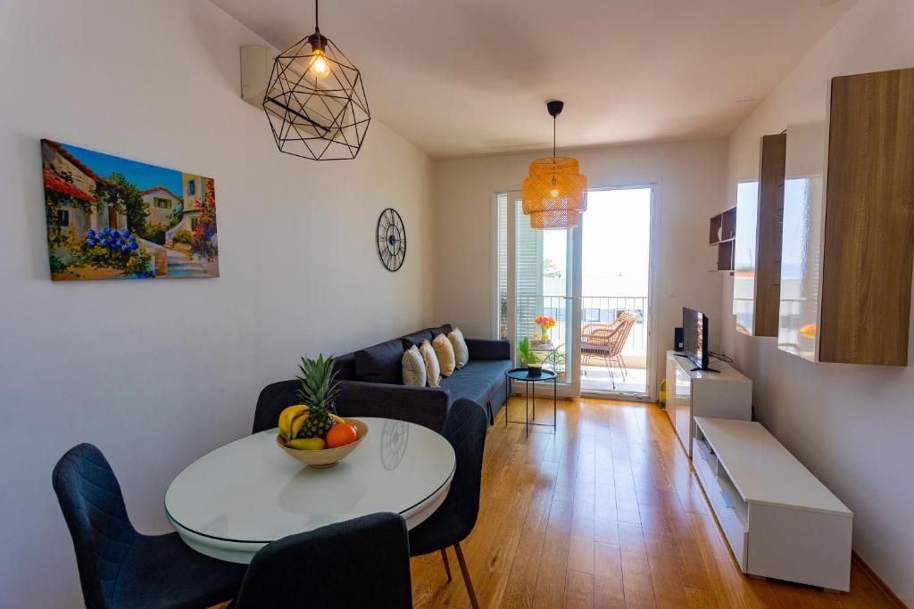 Allora apartment with panoramic sea view 1