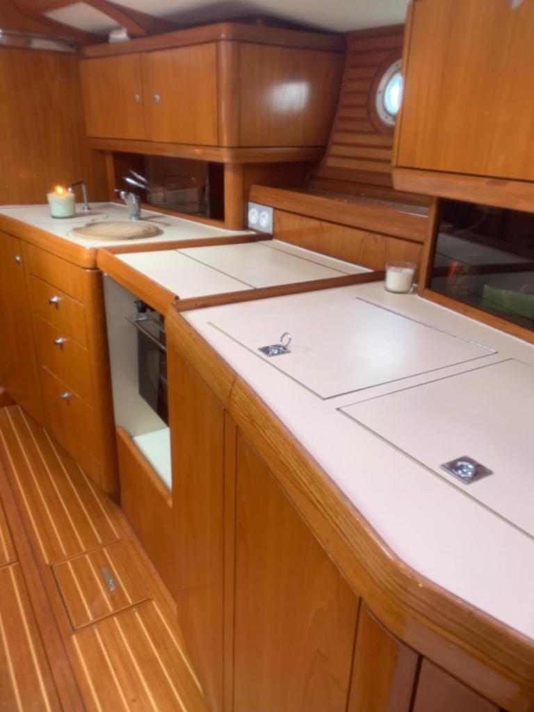 Photo de la galerie de l'établissement NUIT SUR UN BATEAU VIEUX PORT, à La Rochelle