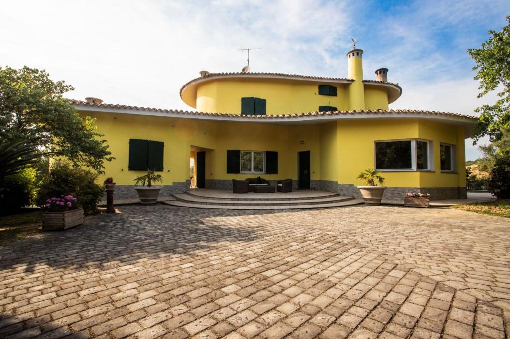 Photo de la galerie de l'établissement Casa Roda - Villa con piscina nel verde Ancona, à Polverigi