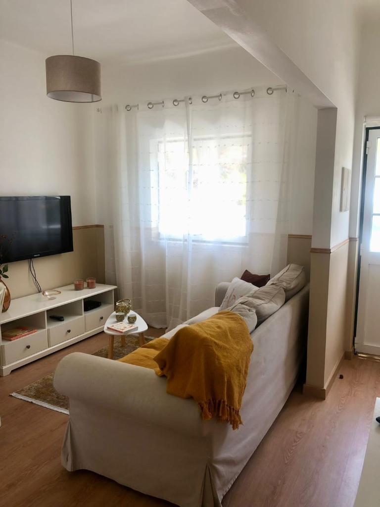 City Break-Quiet House with Private Patio 5