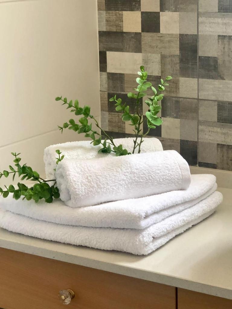 City Break-Quiet House with Private Patio 3