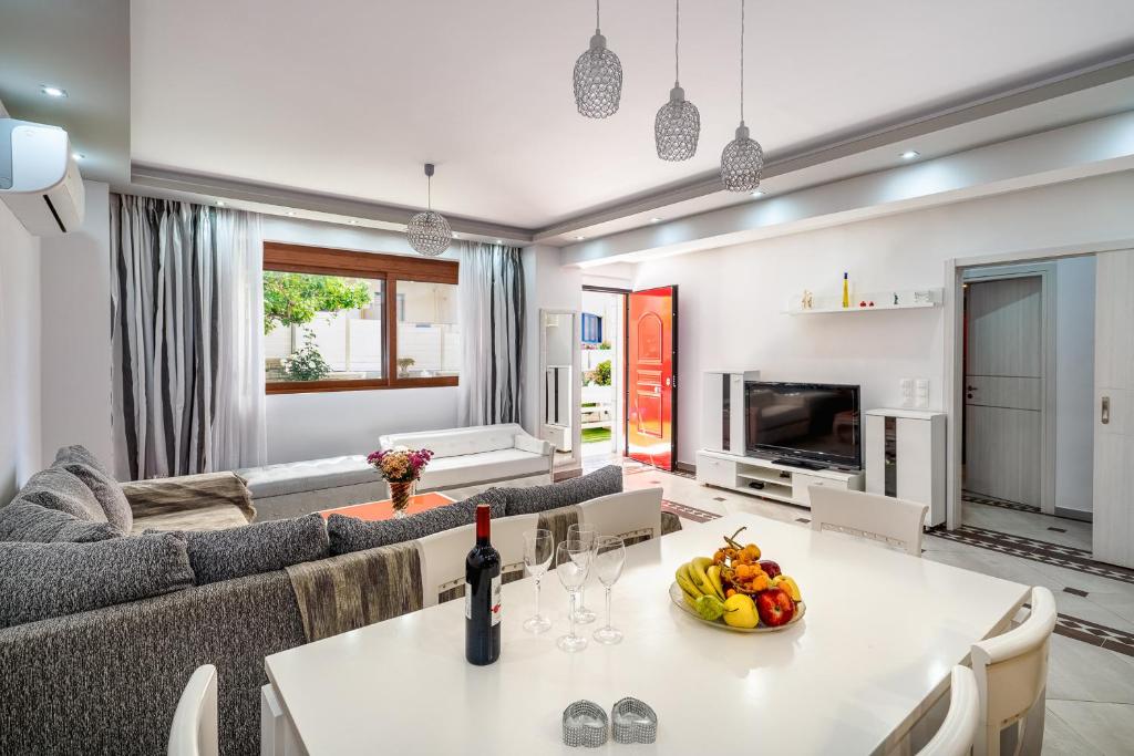 Vasili's Home - 5 Min from the City Ceter 4