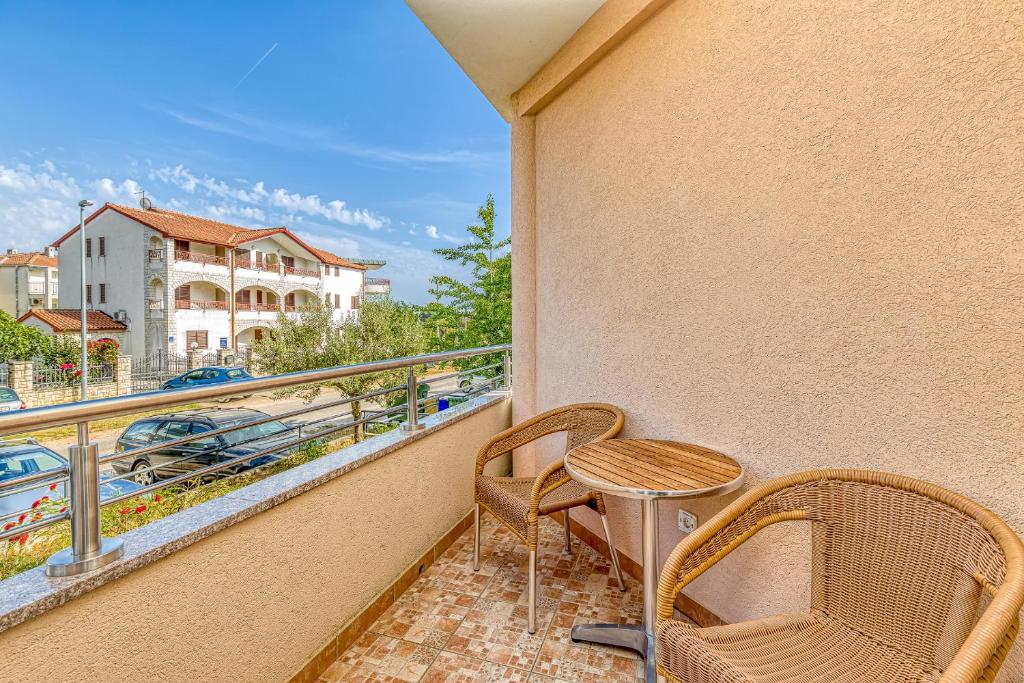 Sunrise Apartments 6