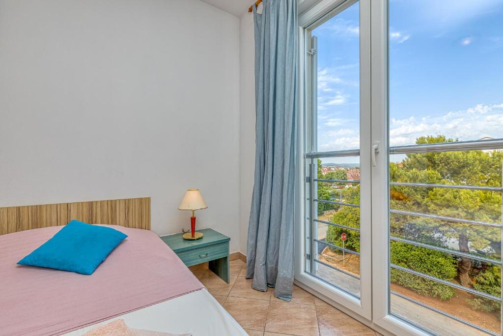 Sunrise Apartments 2