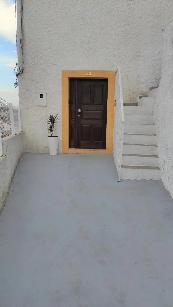 Lemon Tree House Coimbra - Courtyard garden with city views 8