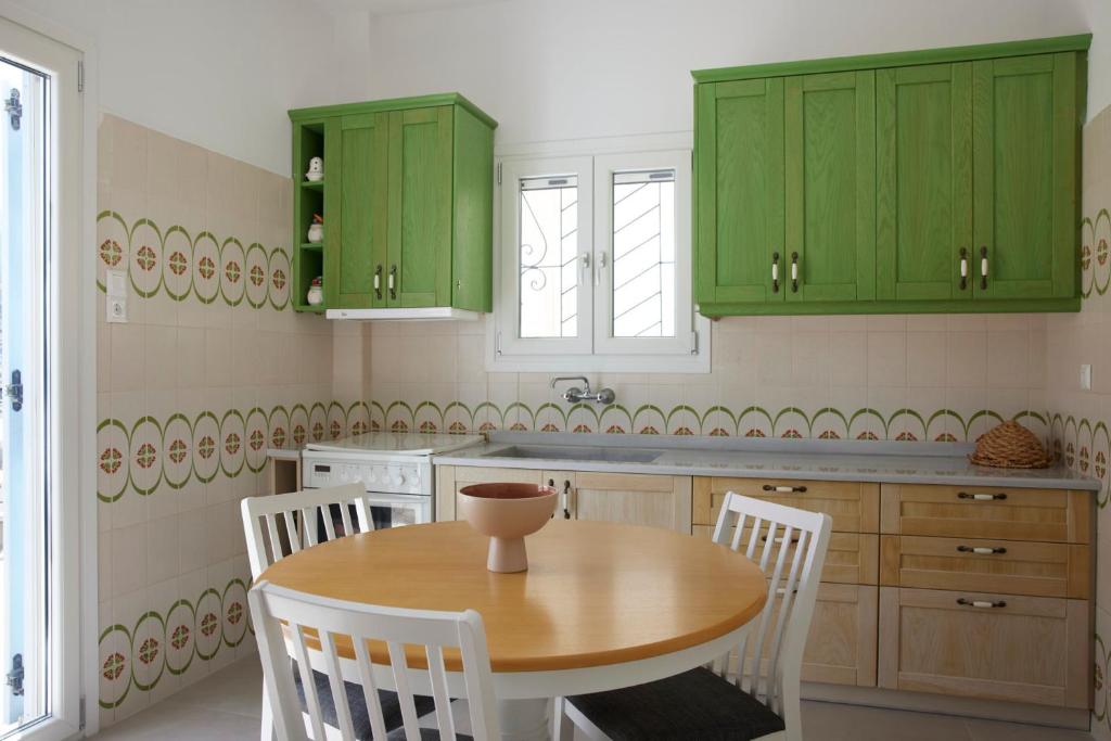 Spiliada Private House Batsi 8