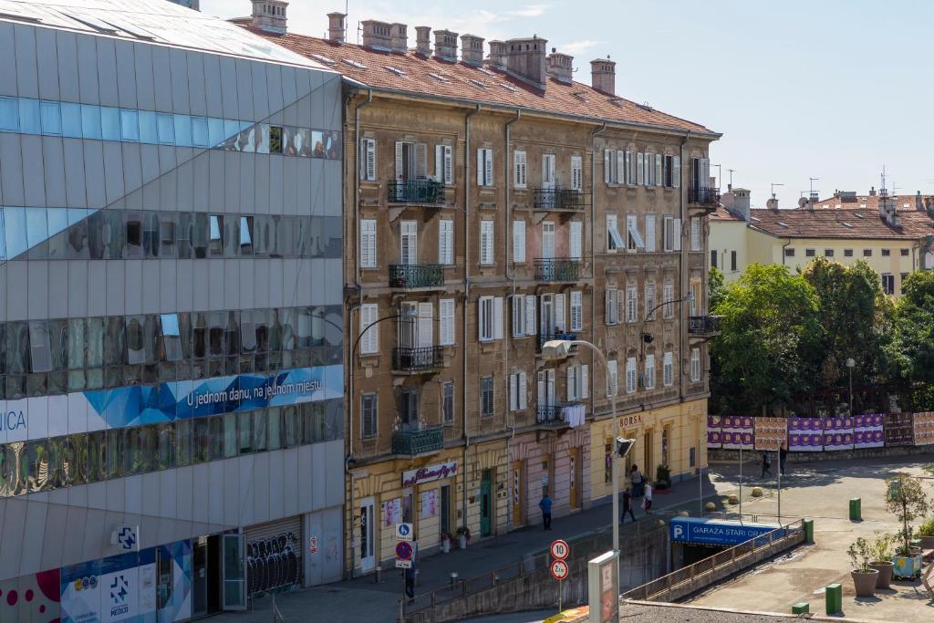 Apartment S with three rooms in the centar 5