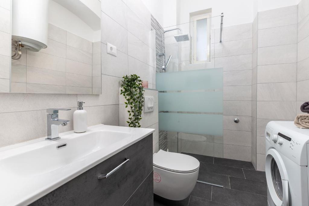 Apartment S with three rooms in the centar 7