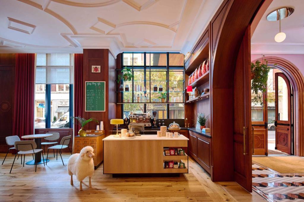 Virgin Hotels New Orleans Image