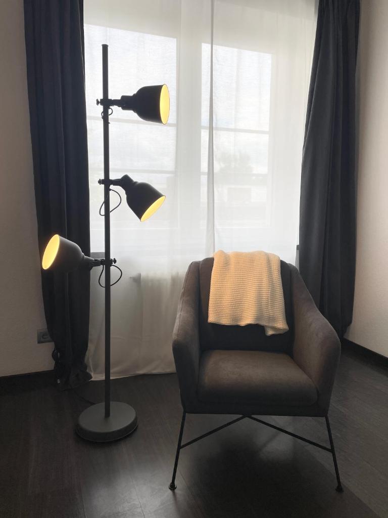 Airport Apartment für 4 - Smart TV - Küche - eCharger 4