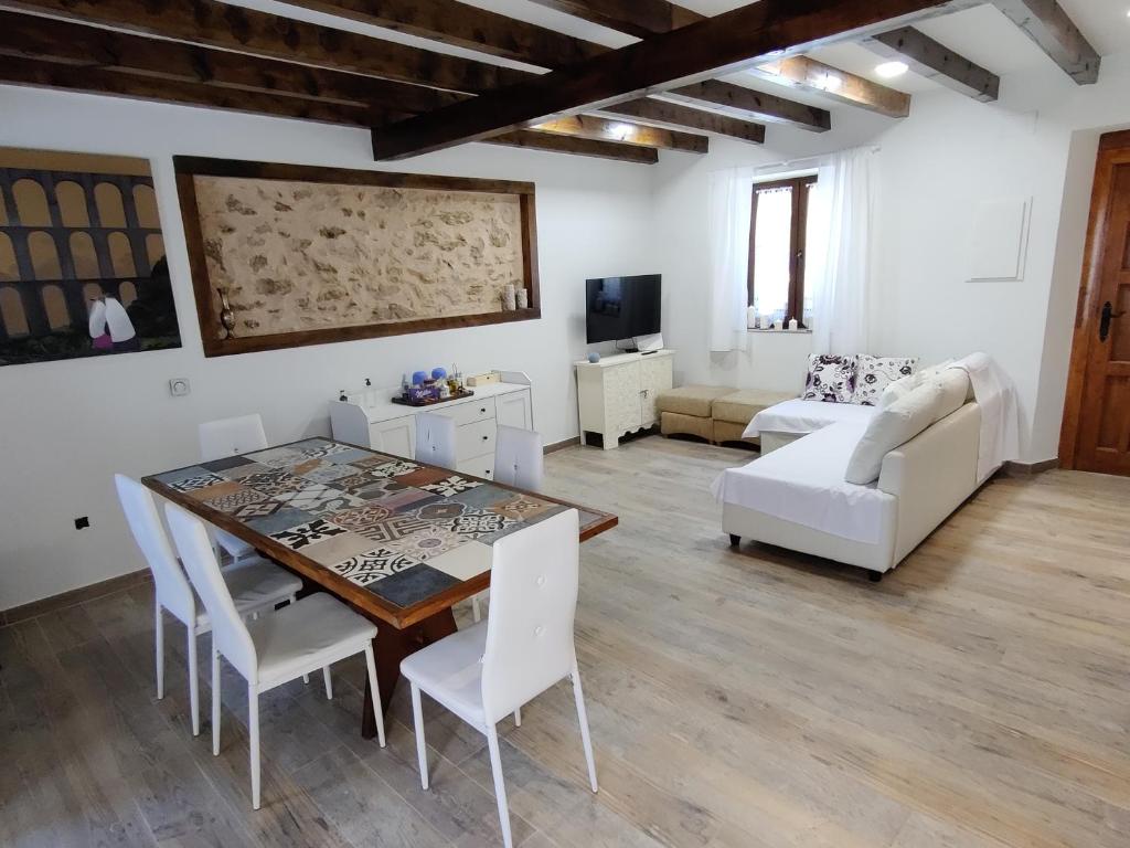 Casa Rural Las Cigüeñas de Las Navillas 4