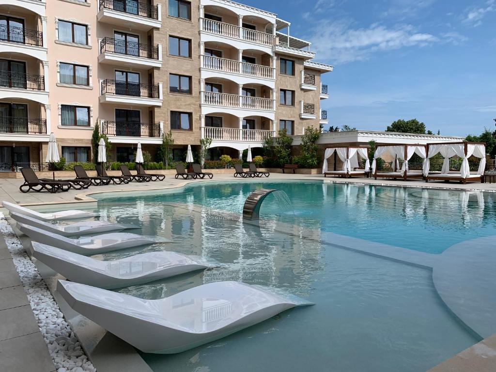 Valencia Gardens Deluxe Apartments 5