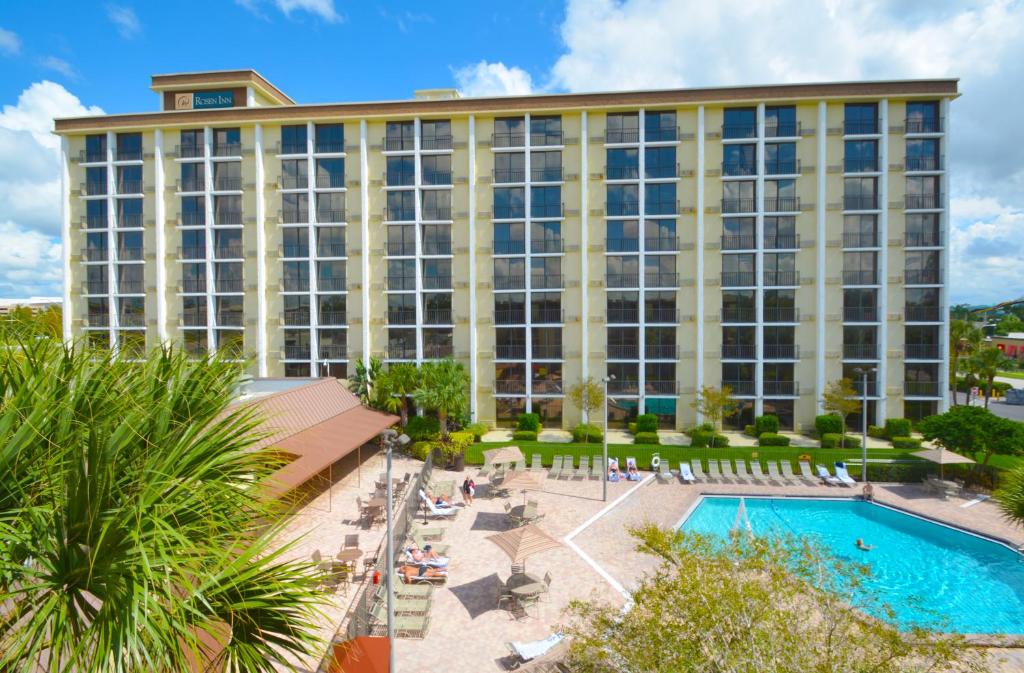 Rosen Inn Closest to Universal Image