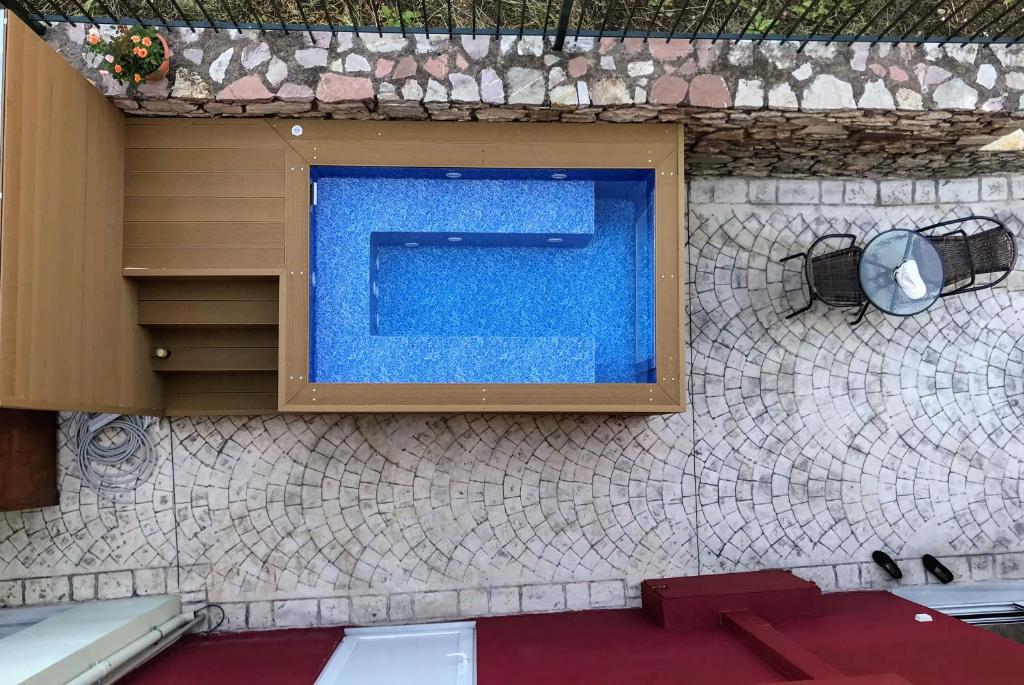 SEMIRAMIS SUITES with pool 6
