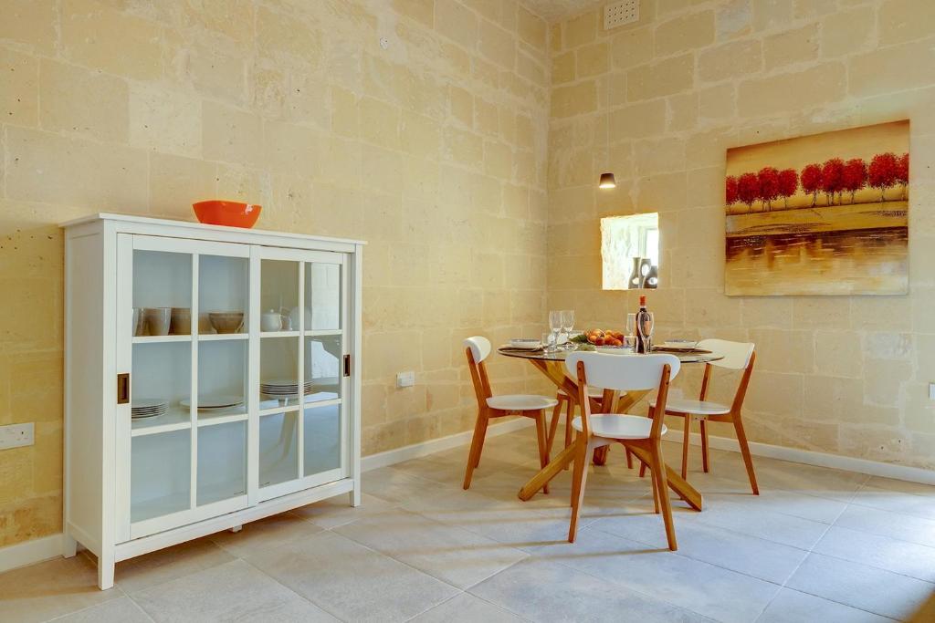 Stylish 2BR Apt in Valletta by Buena Vista 3