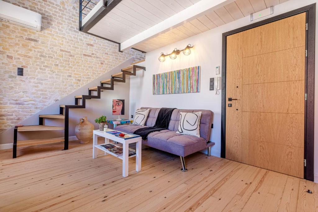 Art Loft Venetian Well 7
