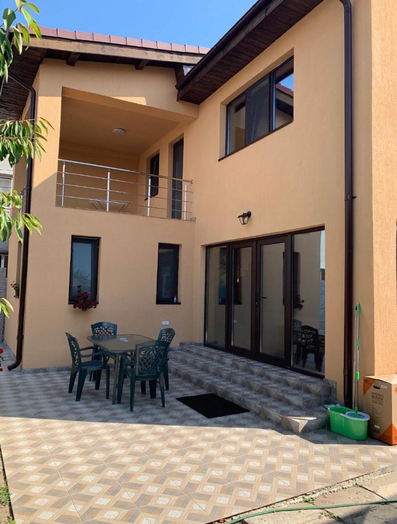 Entire Home 5