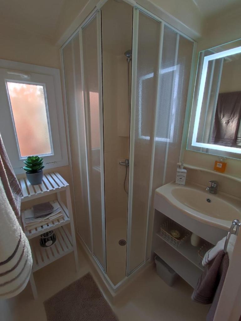 Naturalayos con jacuzzi privado 6