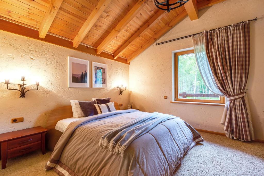 Friends & Family Getaway to Forest House by Reside Baltic 6