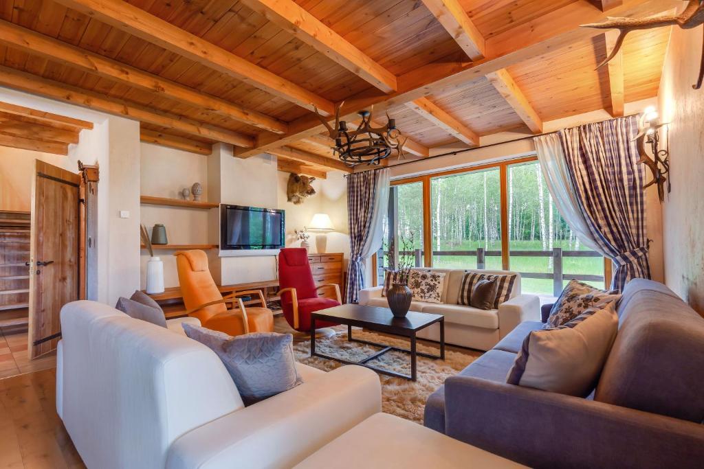 Friends & Family Getaway to Forest House by Reside Baltic 1