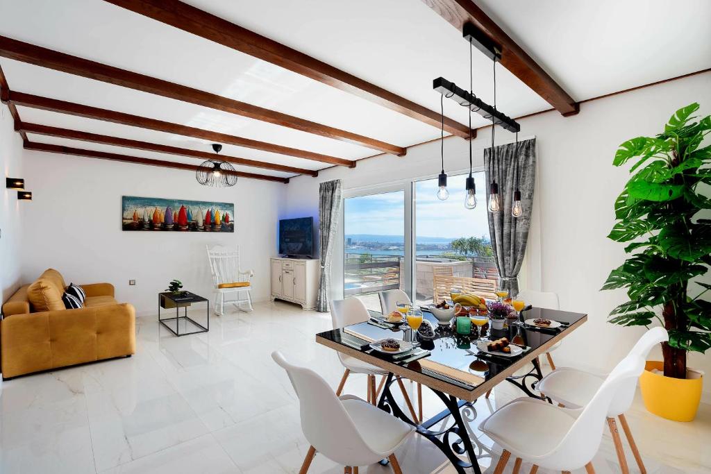 Holiday home Magic view with private heated pool 5