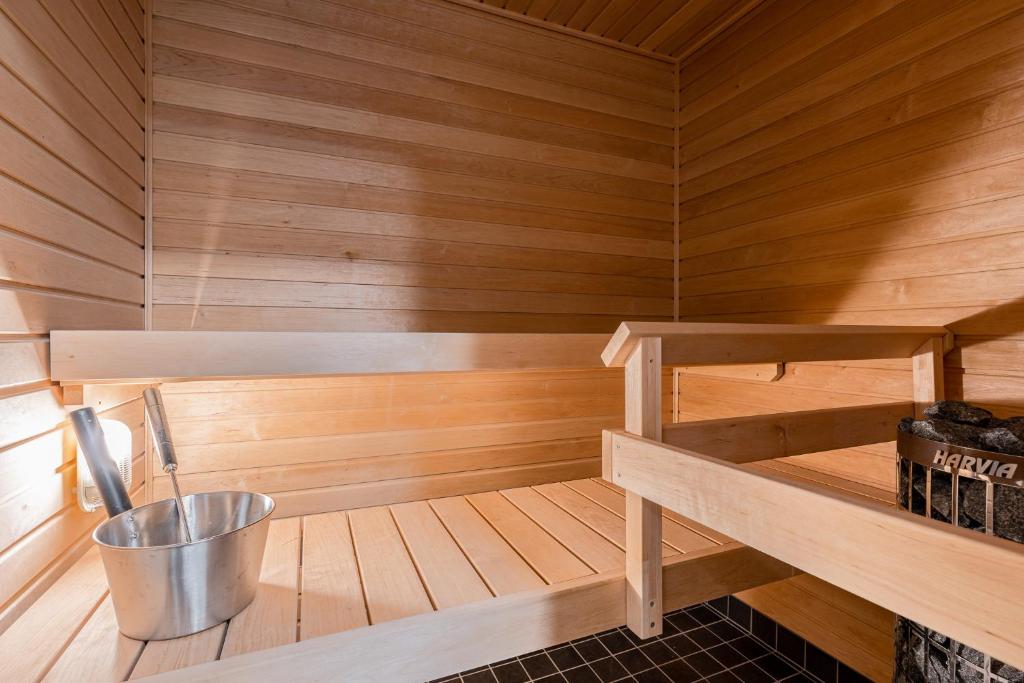 Stunning Views 2BR with Sauna - Nokia Arena 5