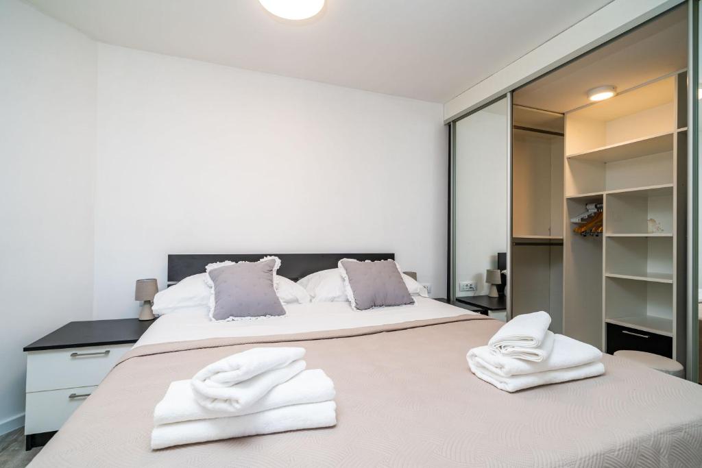 OASIS APARTMENT 7