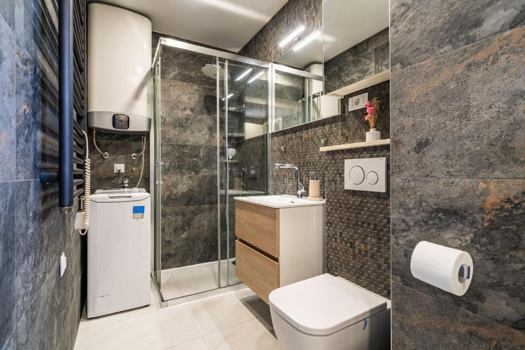 OASIS APARTMENT 8