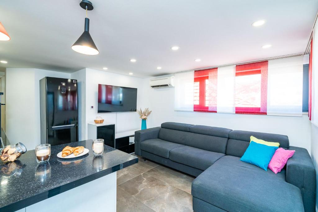 OASIS APARTMENT 5