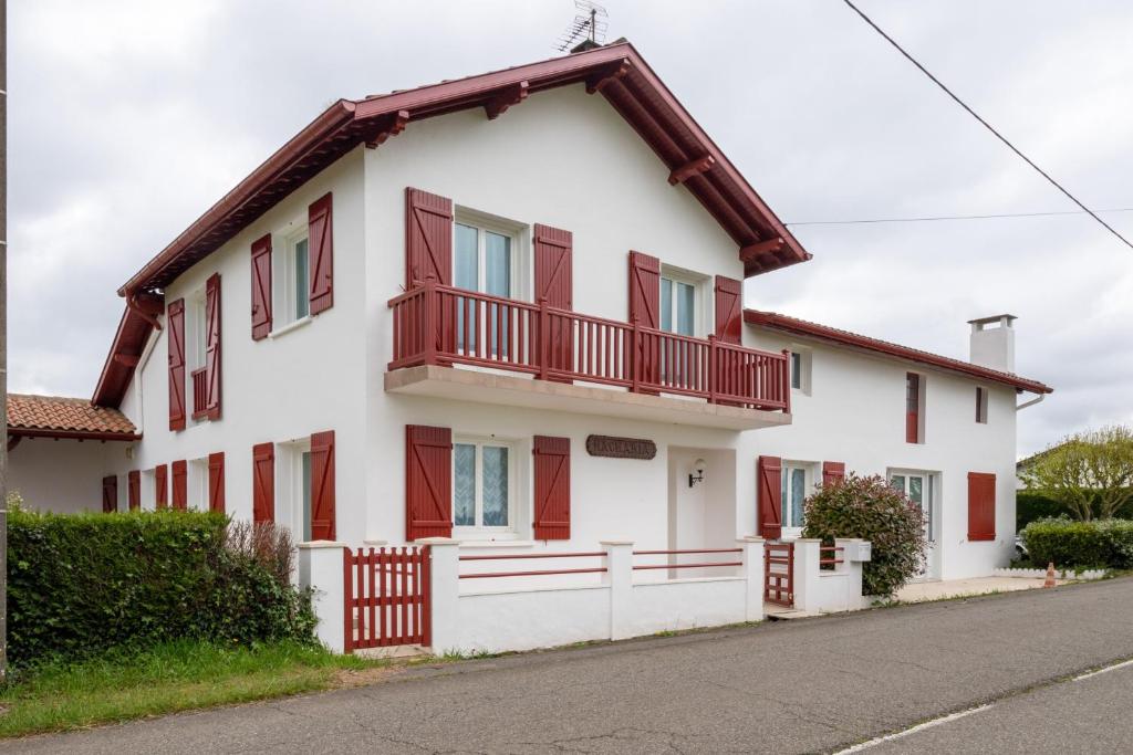Maison Hacharria 6