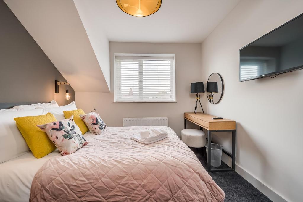 Central Belfast Apartments: University Street 7