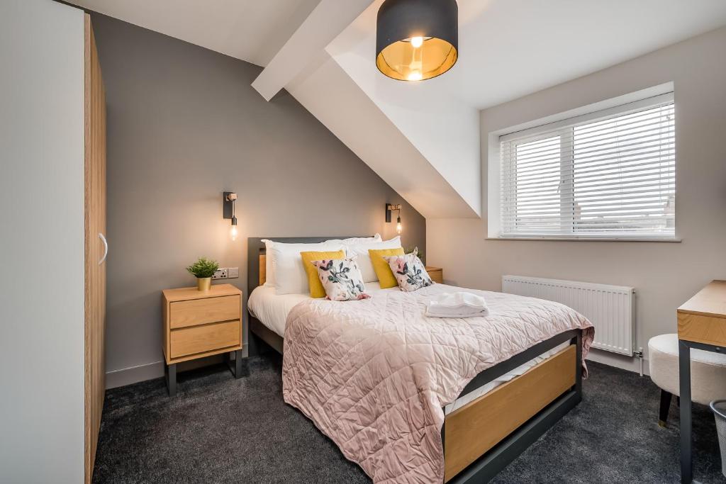 Central Belfast Apartments: University Street 4