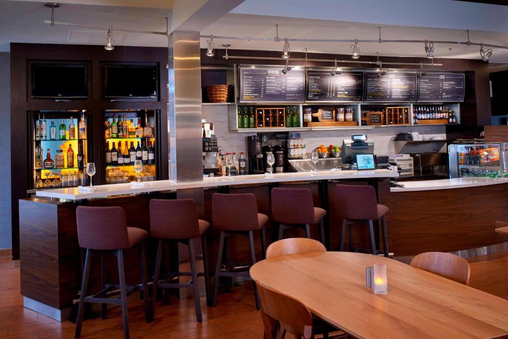 Sonesta Select Kansas City Airport Tiffany Springs Image