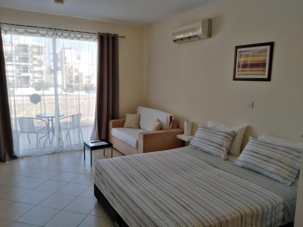 Kato Paphos Suites 7