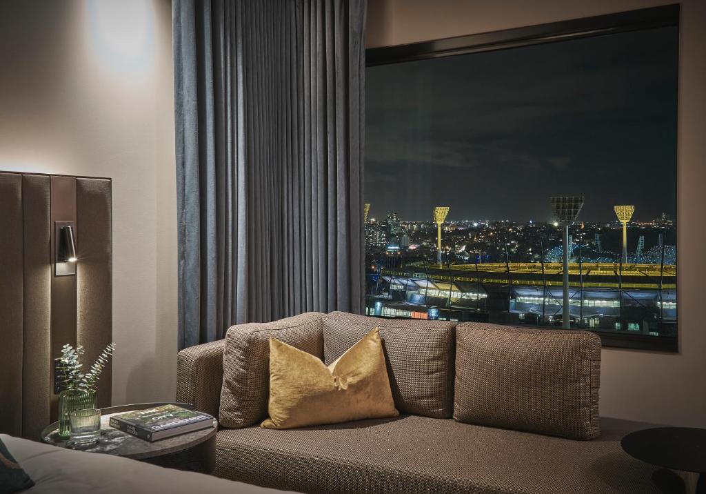 Pullman Melbourne On the Park Image