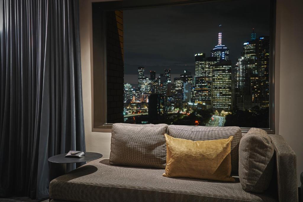 Pullman Melbourne On the Park Image
