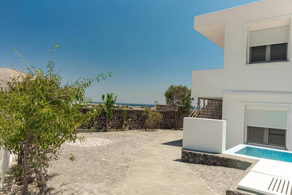 The Tree Houses Santorini 7