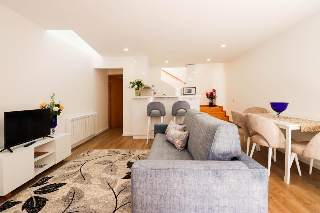 Tourinho's House - Apt in the Historic Centre of Viana 1