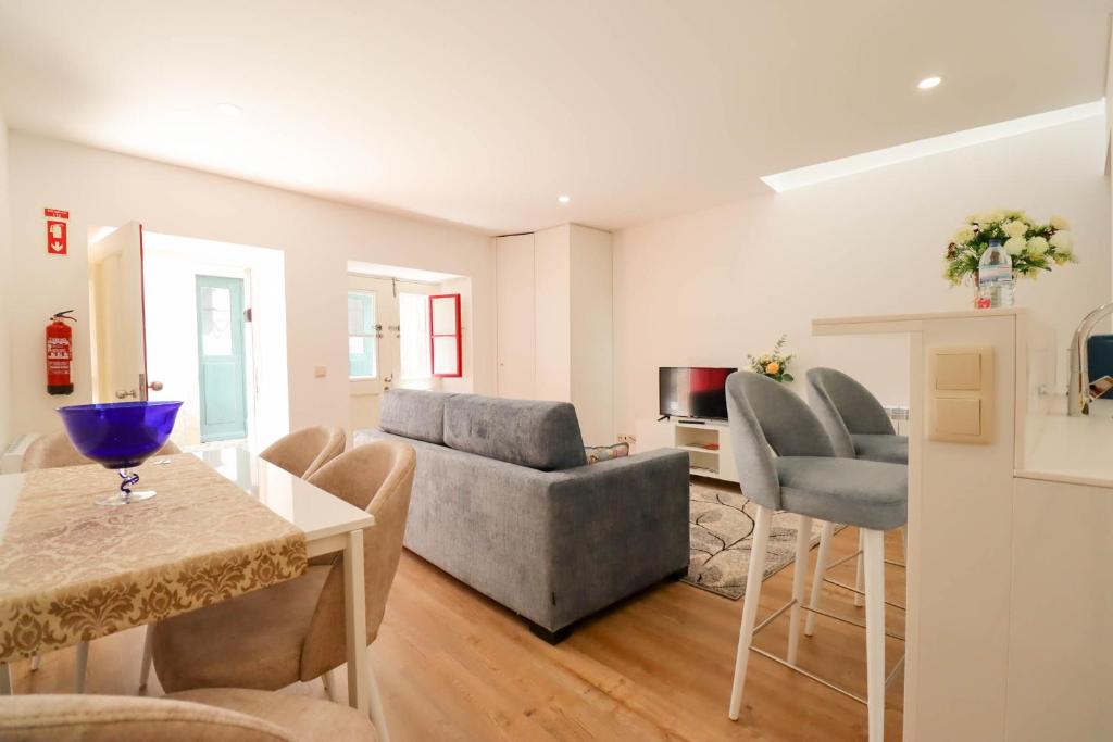 Tourinho's House - Apt in the Historic Centre of Viana 5