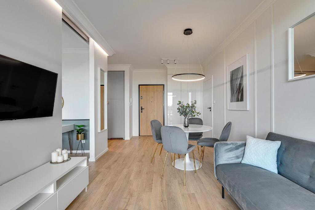 Gdynia Modern Tower & City View by Downtown Apartments 8