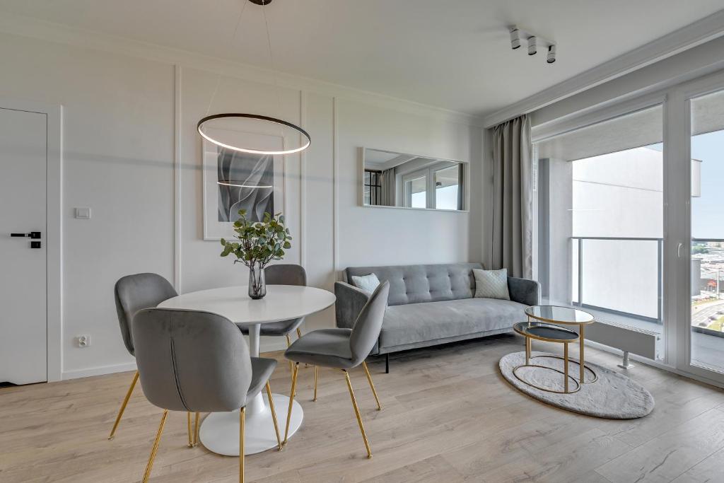 Gdynia Modern Tower & City View by Downtown Apartments 6