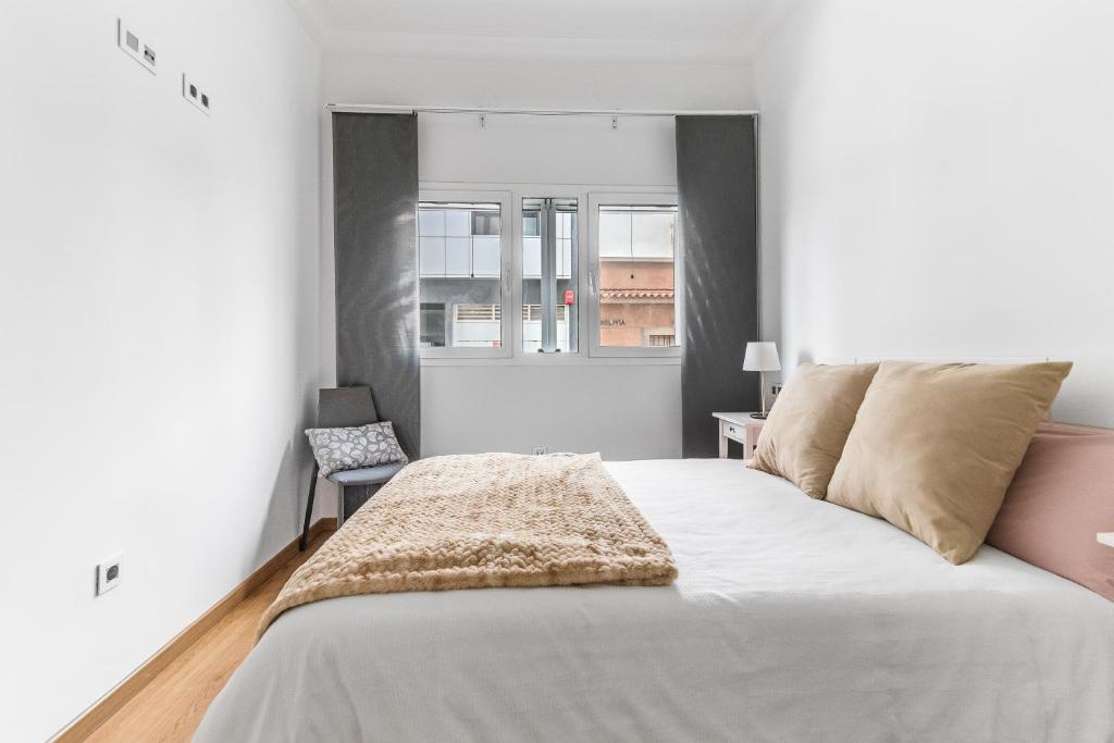 Home2Book Stylish Front Line Las Canteras Beach 2