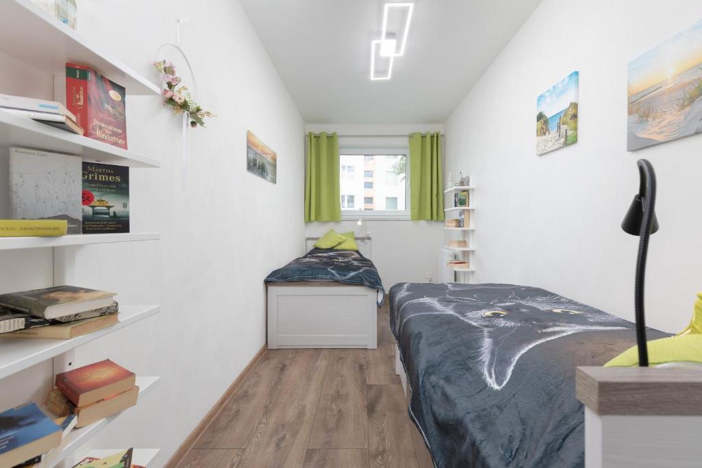Nowa Flotylla 2-Bedroom Apartment with River and Port View by Noclegi Renters 2