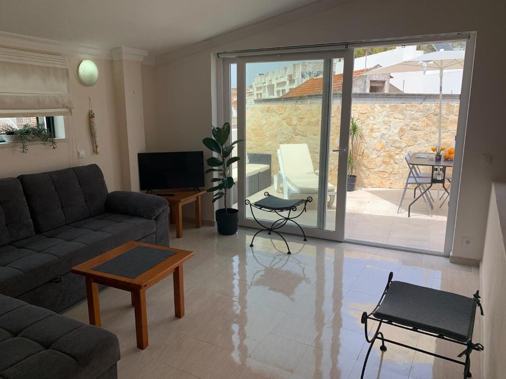 House with a BBQ terrace in the centre of Lagos 5