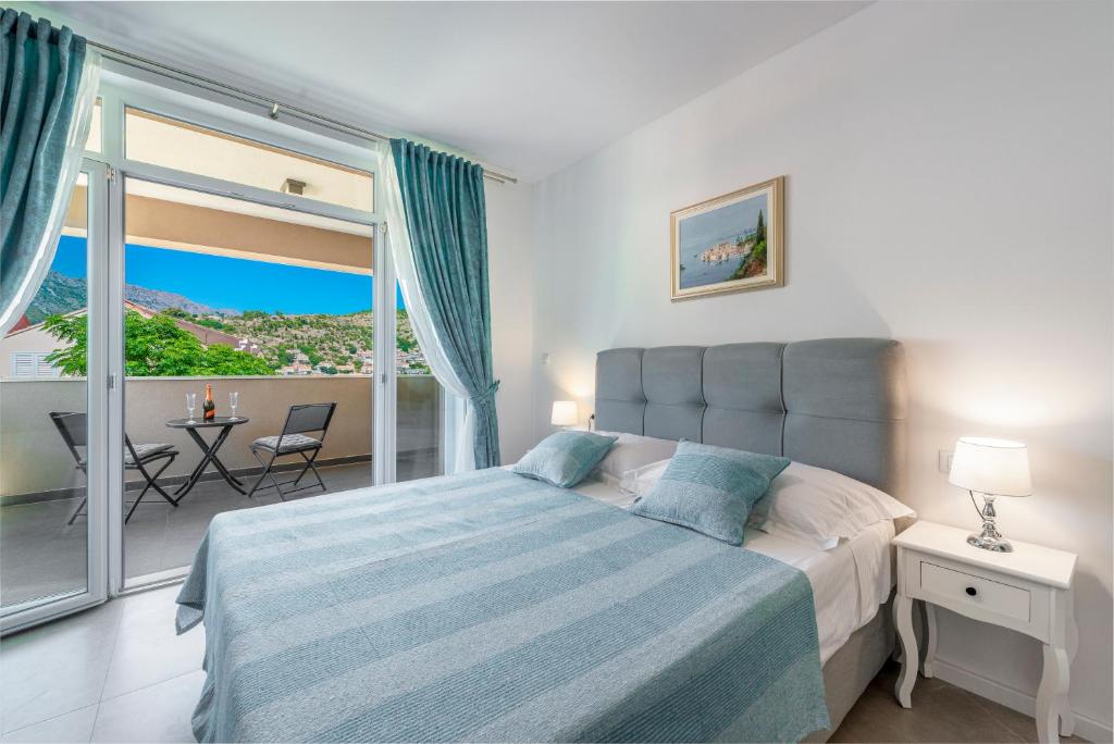 Oyo Deluxe Apartments 2