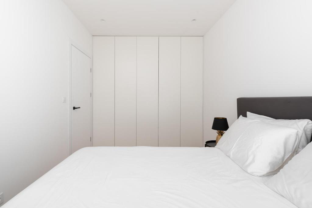 Brand New and Modern 1BDR Apartment 8