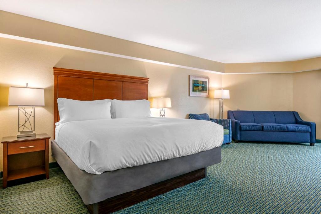 Holiday Inn Resort Orlando - Lake Buena Vista, an IHG Hotel Image