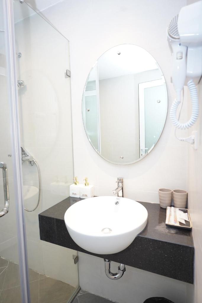 Hanoi Capital Premium Hotel 56 Au Trieu Street